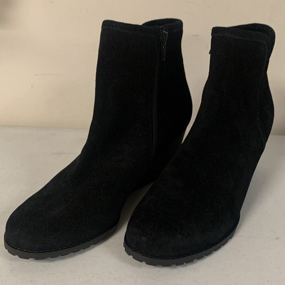 Rockport Women's Size 10 M Hollis Vcut Bootie Ankle Boots, Black Suede